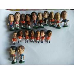 19 voetbalpoppetjes