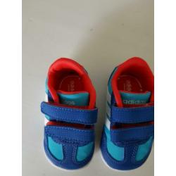 Z.g.a.n. Adidas schoentjes maatje 17