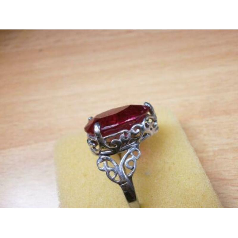Ca 1960 Robijn design fashion ring excellent uitstraling