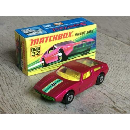 Lesney Matchbox Superfast 32 – Maserati Bora roze metallic