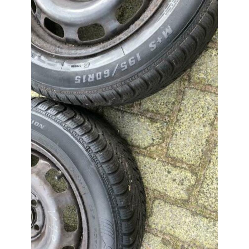 Velgen volvo met winterbanden 2st