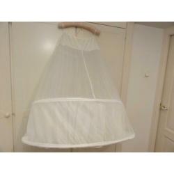 bruids jurk met hoepel rok vintage