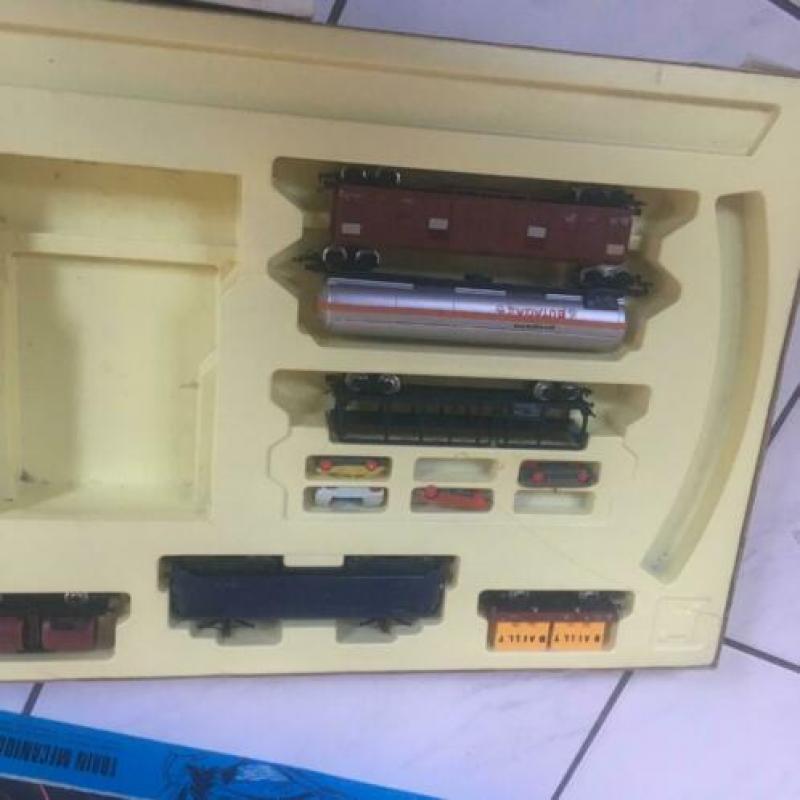 2 Jouef treinsets en extra wagon voor 45 euro