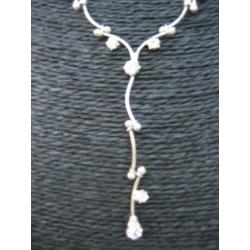 Nieuwe zilverkleurige ketting met strass-steentjes.