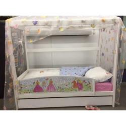 Time Live super mooi prinsessen bed met opberglade en kast