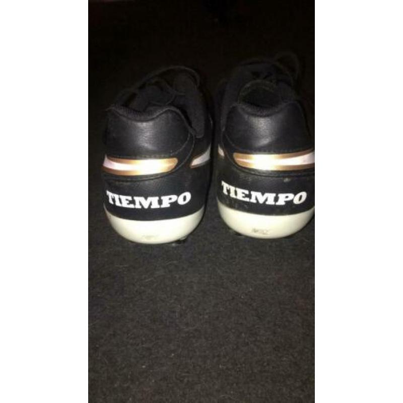 Voetbal schoenen nike maat 38
