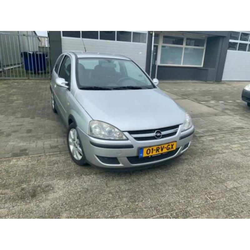 Opel Corsa 1.2-16V Silverline met 1 jaar APK