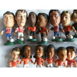 19 voetbalpoppetjes