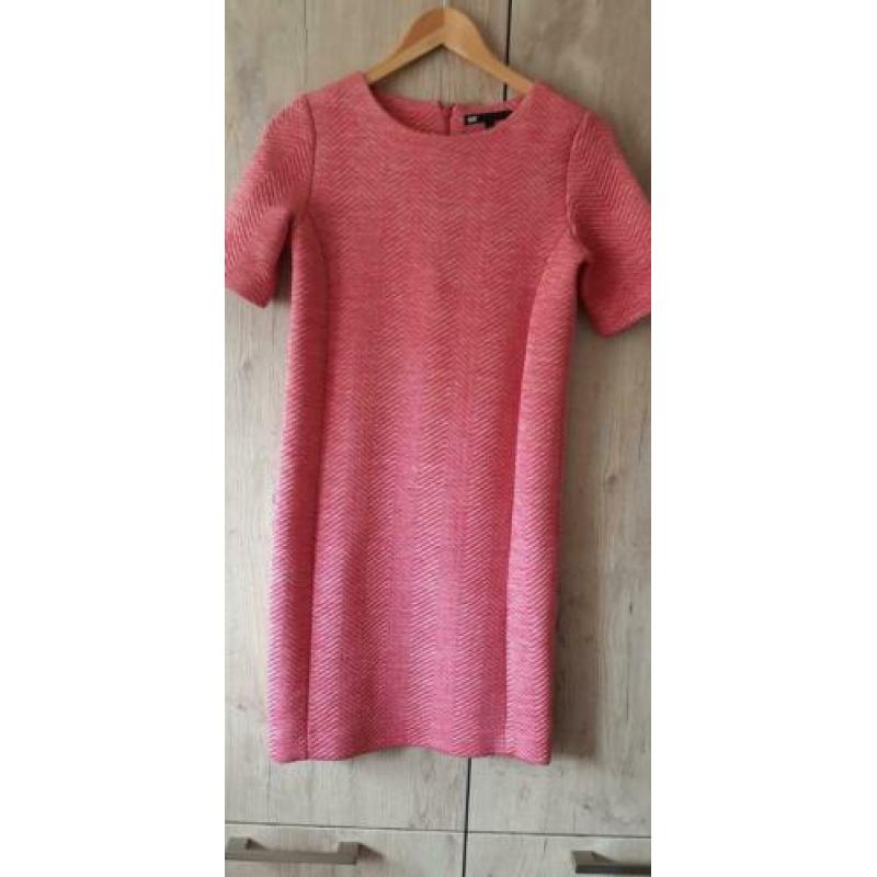 leuke damesjurken maat XS en S.
