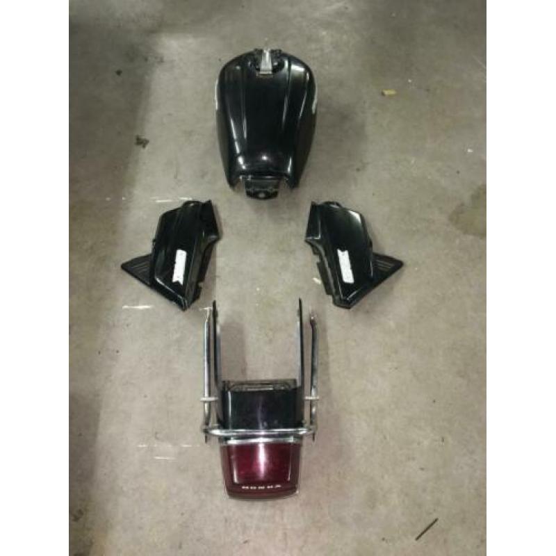 Honda cb750 KZ tank zijkappen en achterlicht