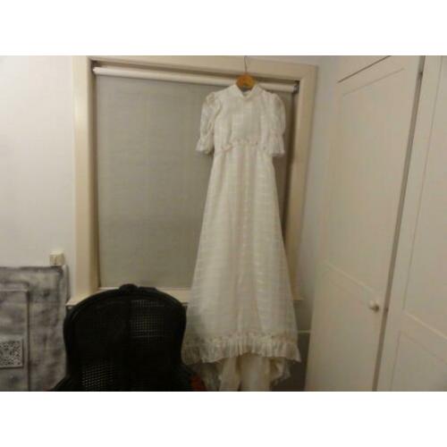 bruids jurk met hoepel rok vintage