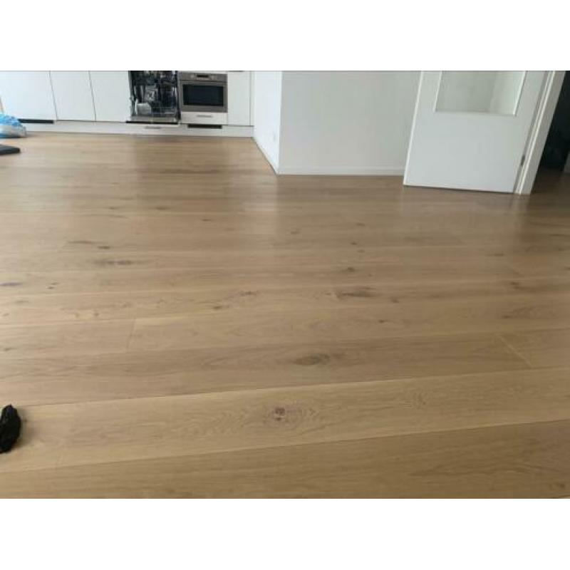 Eikenhouten vloer delen 96m2 zwevend