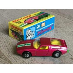 Lesney Matchbox Superfast 32 – Maserati Bora roze metallic