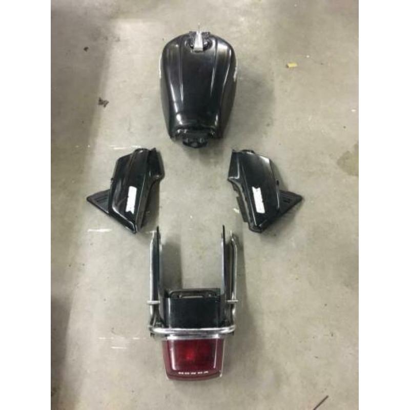 Honda cb750 KZ tank zijkappen en achterlicht