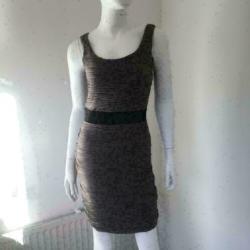 3682 Gloednieuwe olijfkleurige jurk H&M; Mt=36