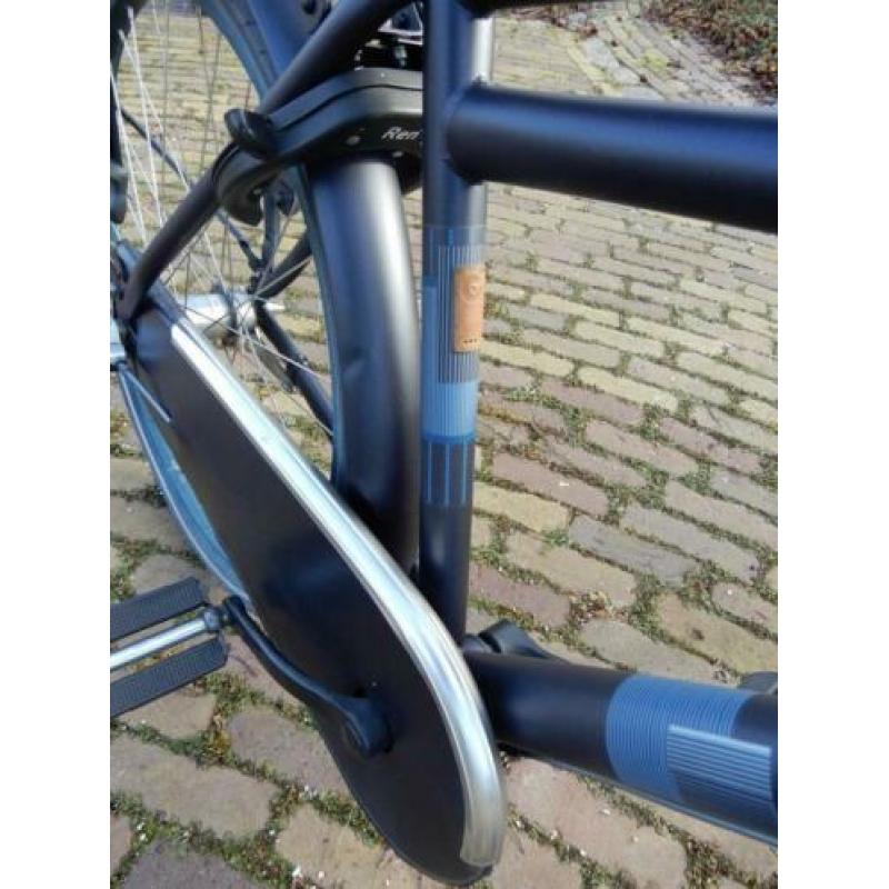 Nette 26 inch Cortina U4 met 3 versnellingen en krat voorop