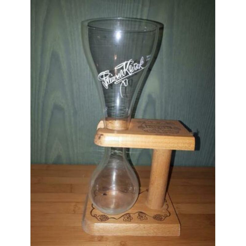 oud kwak glas met houder