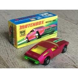 Lesney Matchbox Superfast 32 – Maserati Bora roze metallic