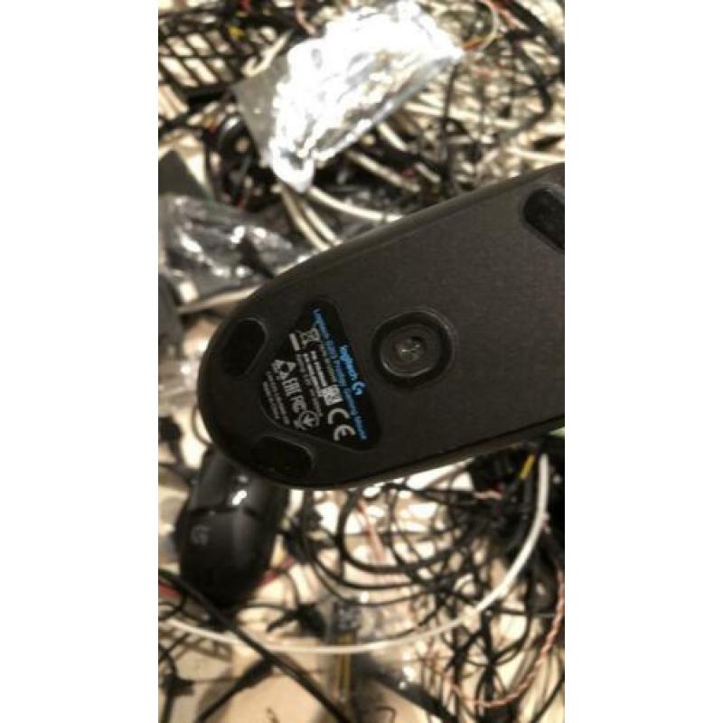 Kabel en 2 logitech mousen