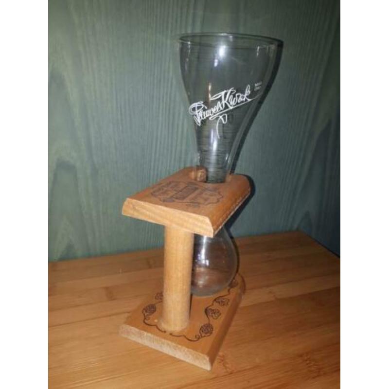 oud kwak glas met houder