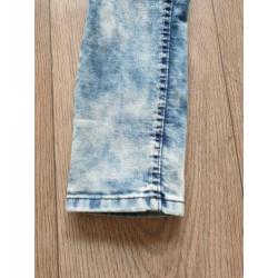 Nieuwe skinny jeans maat 128