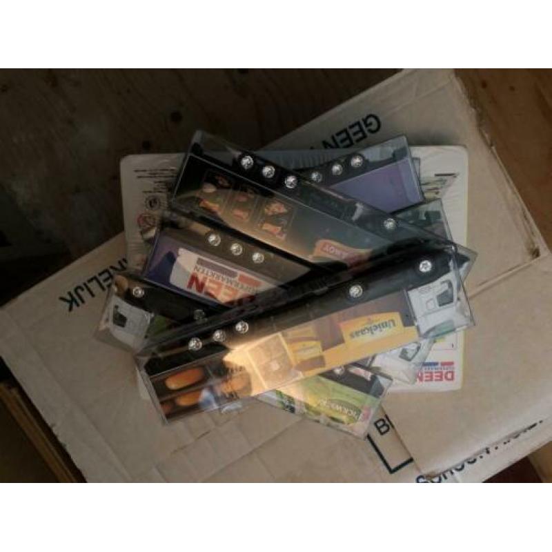 Deen spaaractie, 10 opladers, 1 bouwpakket, vrachtauto’s