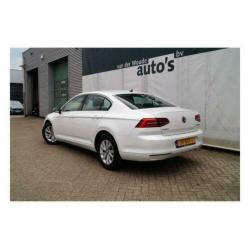 Volkswagen Passat 1.6 TDI 120pk Connected -NAVI-ECC-PDC-