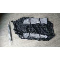 Vierkante campingbed/box