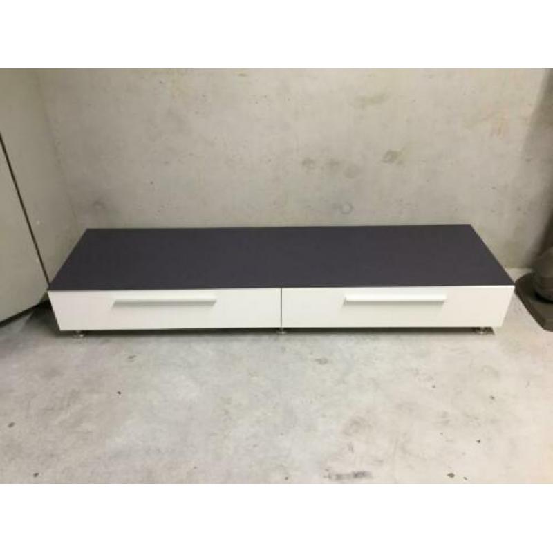Kast MODERN wit met grijs veiligheids- glazen plaat