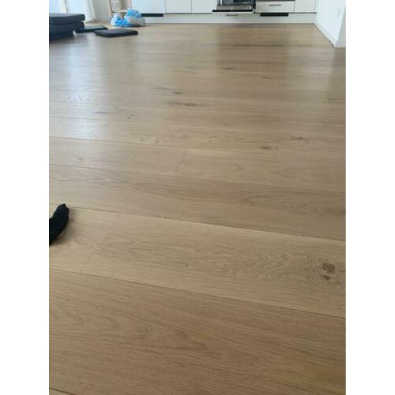Eikenhouten vloer delen 96m2 zwevend