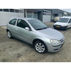 Opel Corsa 1.2-16V Silverline met 1 jaar APK
