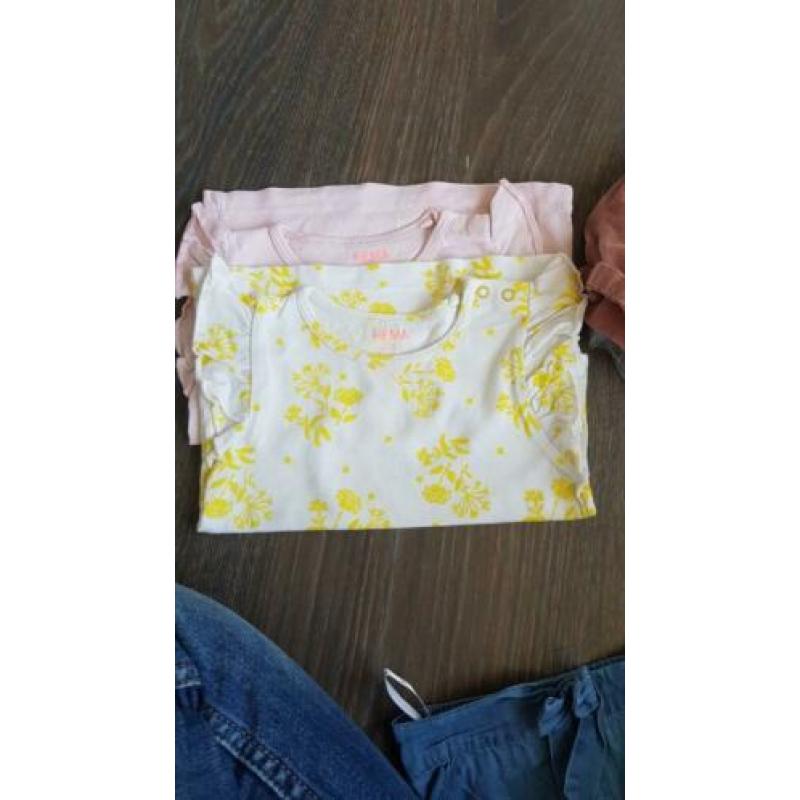 Pakket meisjes kleding maat 74 / 80