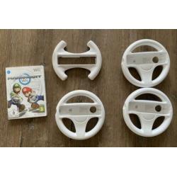 Goed werkende Wii met 4 controlers en 18 spellen.