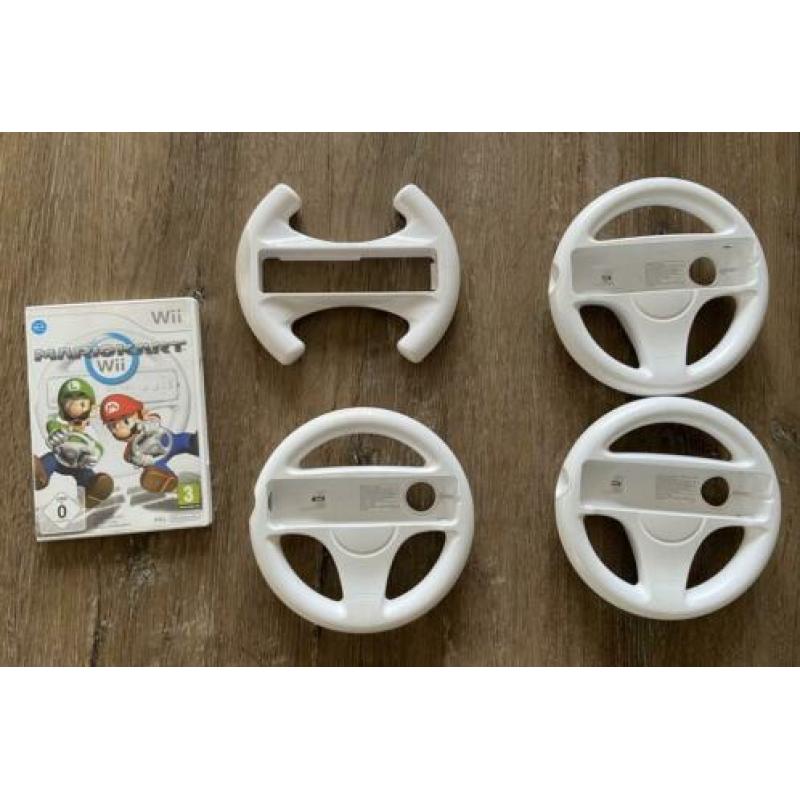Goed werkende Wii met 4 controlers en 18 spellen.