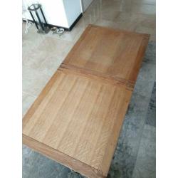 2 vol eiken salontafels