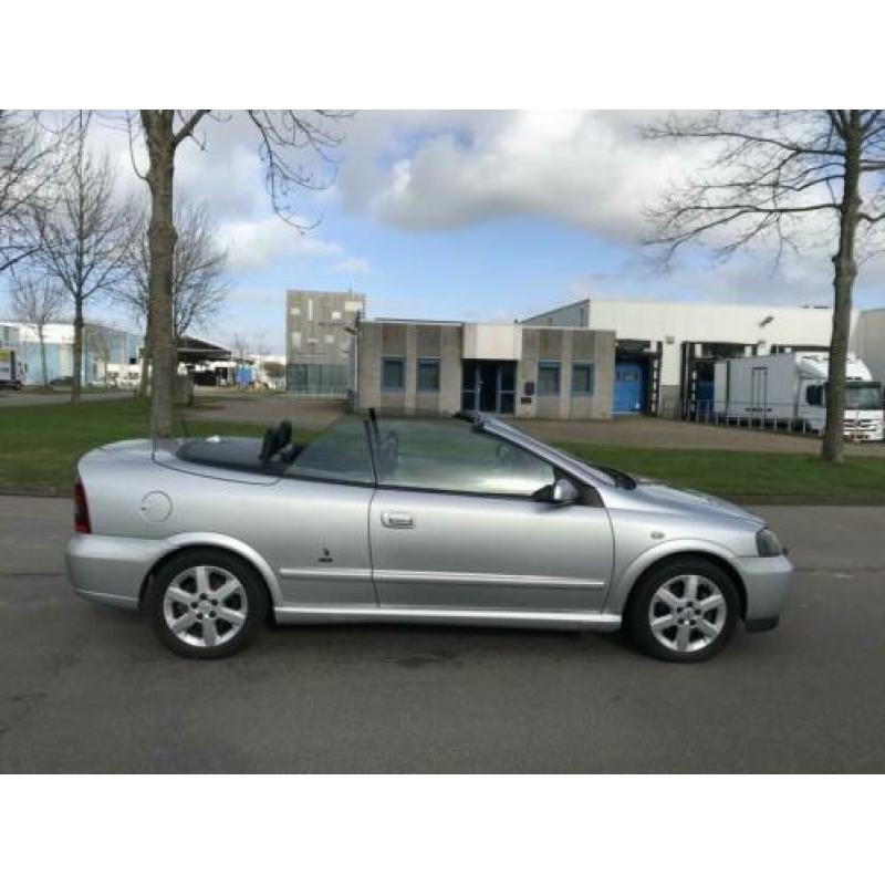 Opel Astra Cabriolet 1.8-16V Clima,Cruise,Leder,LMvelgen,Nav