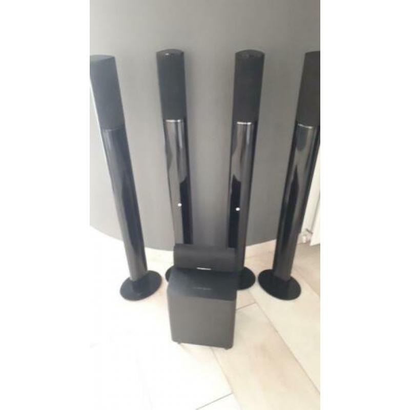 Harman Kardon 5.1surround set met 4 speaker standaarden