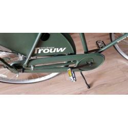 Mannen fiets bijna nieuw met bagedrager .
