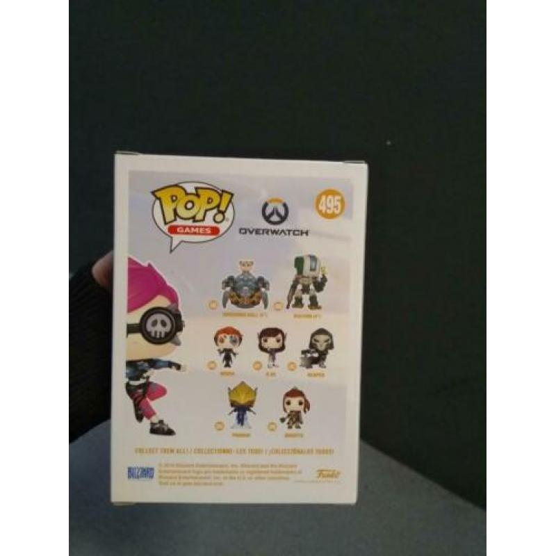 Funko pop overwatch tracer hot topic