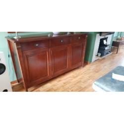 Zeer mooie kersenhouten dressoir met spiegel.