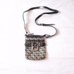 Guess tas
