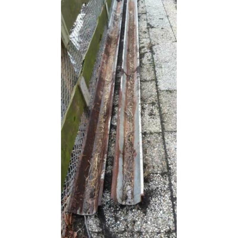 3 voergoten staal 480 cm lang