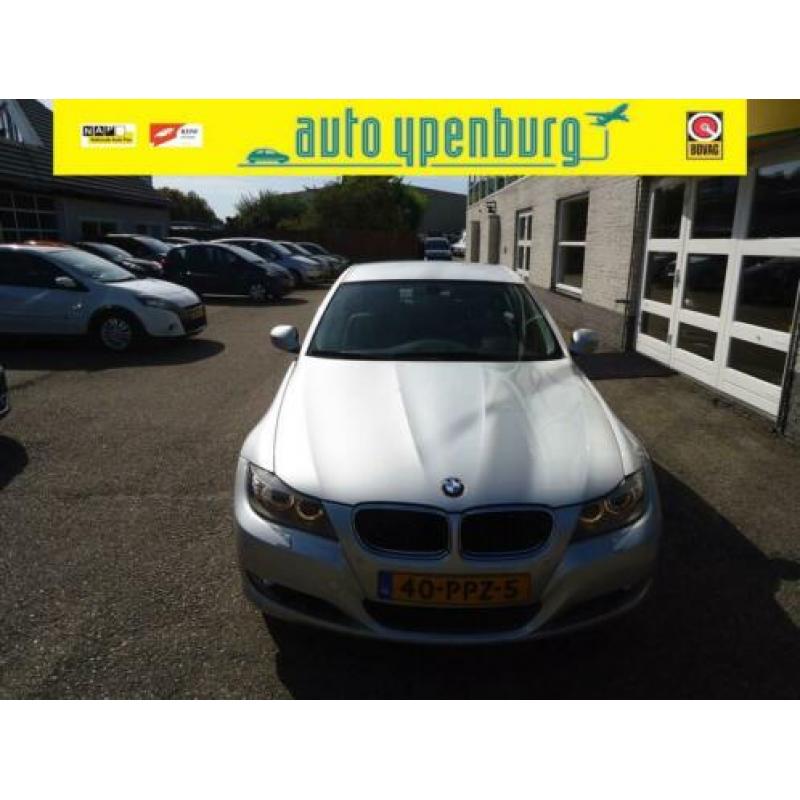 BMW 3 Serie 318i Line Style * Leer * Navi * Airco * Nw Model