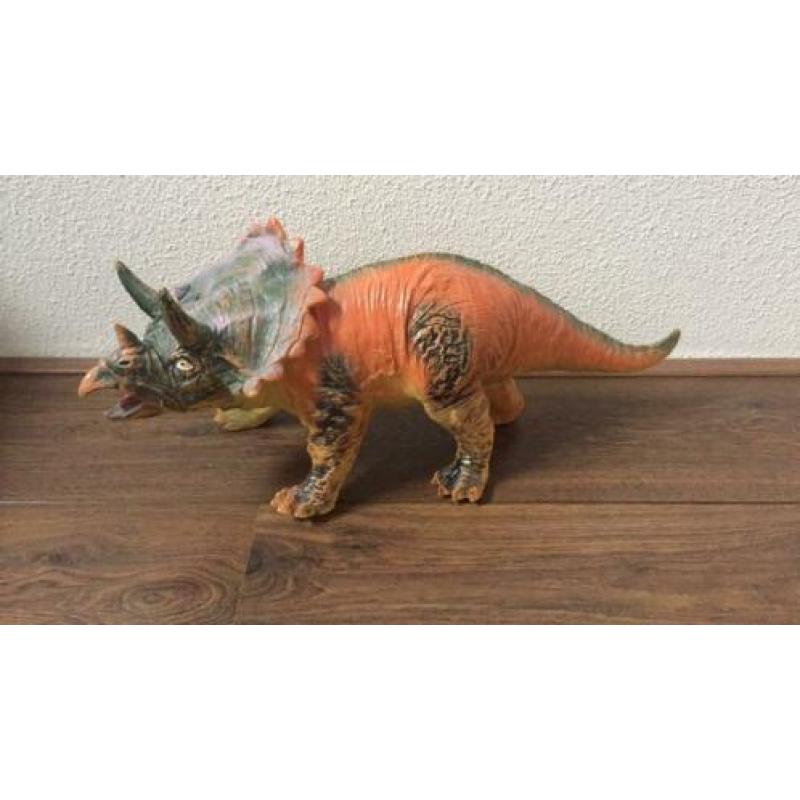 Plastic dinosaurussen
