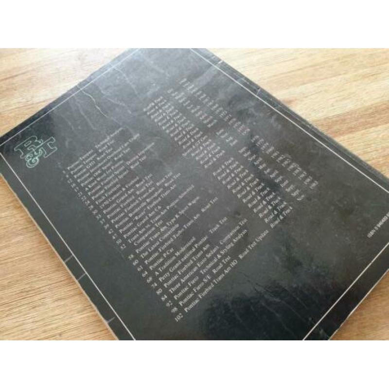 On Pontiac 1960-1983 / Road & Track / Brooklands Books