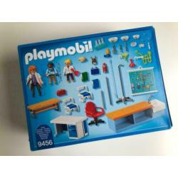 Nieuw in geopende doos: Playmobil set 9456 SCHEIKUNDELOKAAL