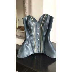 Latex corset van Brigitte More