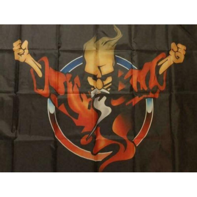 Nieuwe vlag met het logo van Thunderdome Wizard.