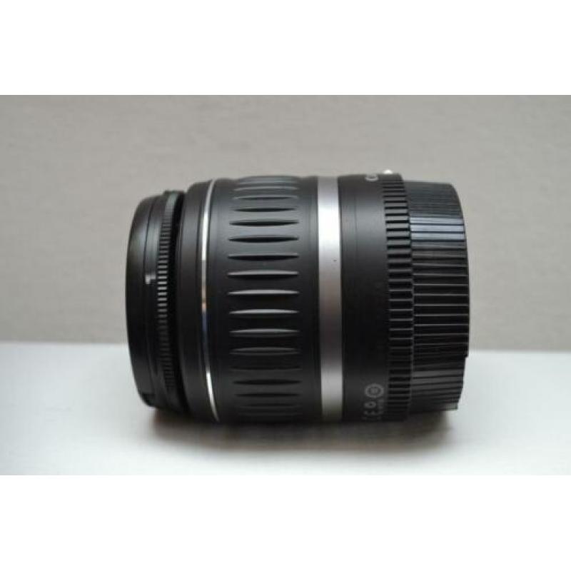 Canon EF-S 18-55mm 3.5-5.6 II zoom lens