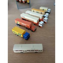 T.k. vrachtwagens en bus schaal 1:87